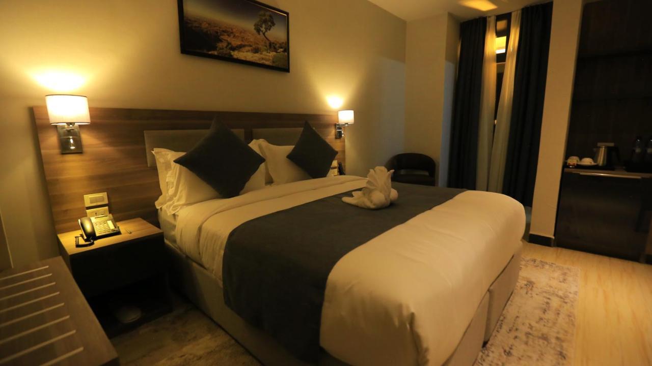 Triple E Hotel&Spa Addis Ababa Exterior foto