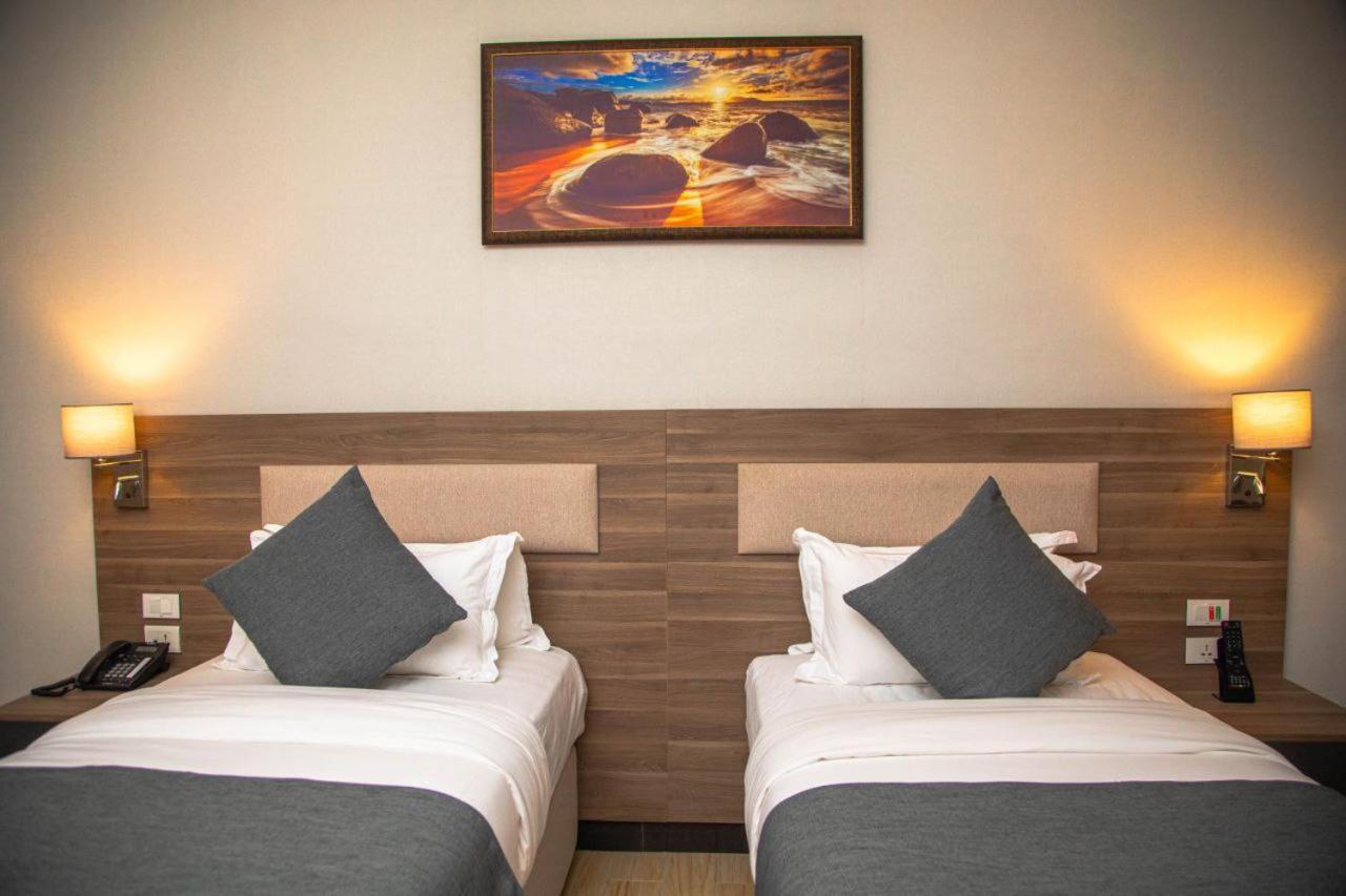 Triple E Hotel&Spa Addis Ababa Exterior foto